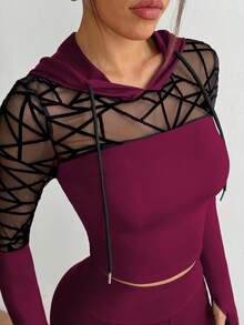Slayform Slayform Setelan Olahraga Wanita Model Hoodie dan Legging dengan Motif Jala dan Tali Serut - Burgundy - View 4