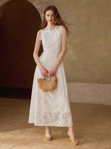 MOTF PREMIUM 水溶性贴花收腰A字连衣裙，优雅简约 - 白色 - 查看 4