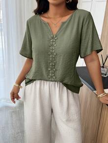 Weeklong Blusa holgada de manga corta con estampado floral, parches y volantes para mujer talla grande, ideal para vacaciones de primavera/verano - Verde militar - Ver 4