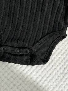新生儿男女宝宝柔软舒适休闲可爱翻领短袖连体衣，适合室内、室外、日常、运动、玩耍、聚会、拍照、度假等各种场合，四季皆宜。 - 黑色 - 查看 5