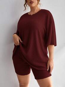 SHEIN Essnce 大码夏季休闲纯色T恤短裤两件套 - 酒紅色 - 查看 3
