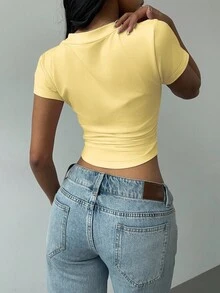 SHEIN BASICS 休闲纯色V领短袖修身女式T恤 - 鵝黃色 - 查看 3