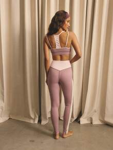 Aralina 休闲运动女式两件套撞色双肩带上衣和紧身裤健身锻炼两件套 - 彩色 - 查看 2