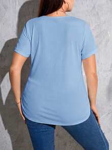 SHEIN Essnce Kaos Kasual Musim Panas Ukuran Besar Warna Polos dengan Hem Melengkung - Baby Blue - View 2