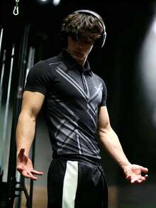 GymBeat 男士對比色印花短袖運動 POLO 衫，健身房適用 - 黑色 - 查看 1