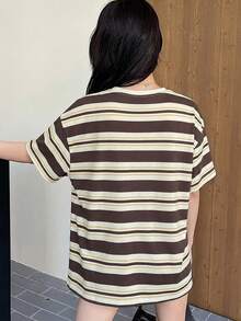 DAZY 女士休闲宽松条纹开衩下摆短袖T恤 夏季 - 棕色 - 查看 3