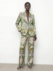 SHEIN X LOS FAVORITOS DE ANA GONZALEZ Maija 女士数码印花绿色单排扣西装外套，休闲度假装，适合圣帕特里克节、复活节、春假、音乐节等场合，秋冬季复古风尚之选。 - 綠色 - 查看 5