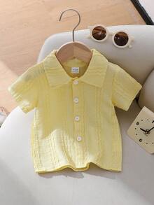 SHEIN Playful Pals Áo sơ mi ngắn tay dáng rộng cho bé trai, chất liệu vải dệt họa tiết, thích hợp cho mùa hè. - Màu vàng - Xem 1