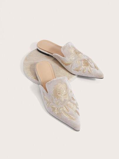 Enchnt 2025 新款春季中国风刺绣尖头百搭复古平底女凉鞋