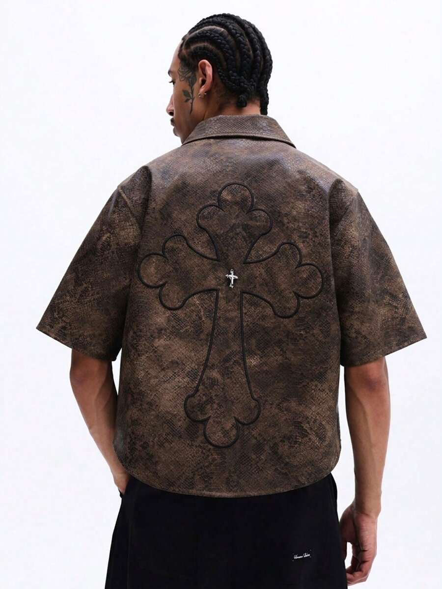 SUMWON 男士棕色鳄鱼纹短袖衬衫,带刺绣十字细节,休闲夏季上衣 - 棕色 - 查看 1