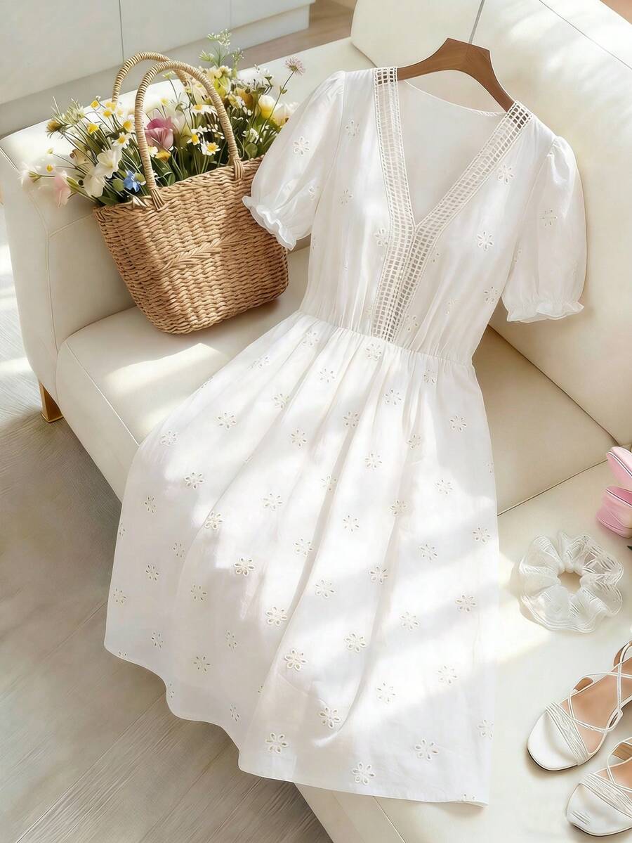 GlowEve 女士优雅度假风纯色褶皱花瓣袖V领收腰连衣裙,夏季 - 白色 - 查看 1