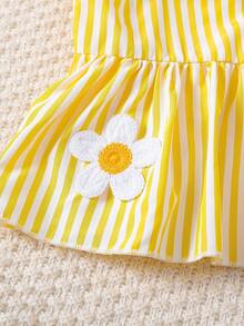 SHEIN Newborn Baby Girl Pastel Yellow Summer Cute Flower Embroidered Camisole Top And Triangular Shorts 2-Piece Set For Photo Shoot Outdoor Vacation - Yellow - View 7