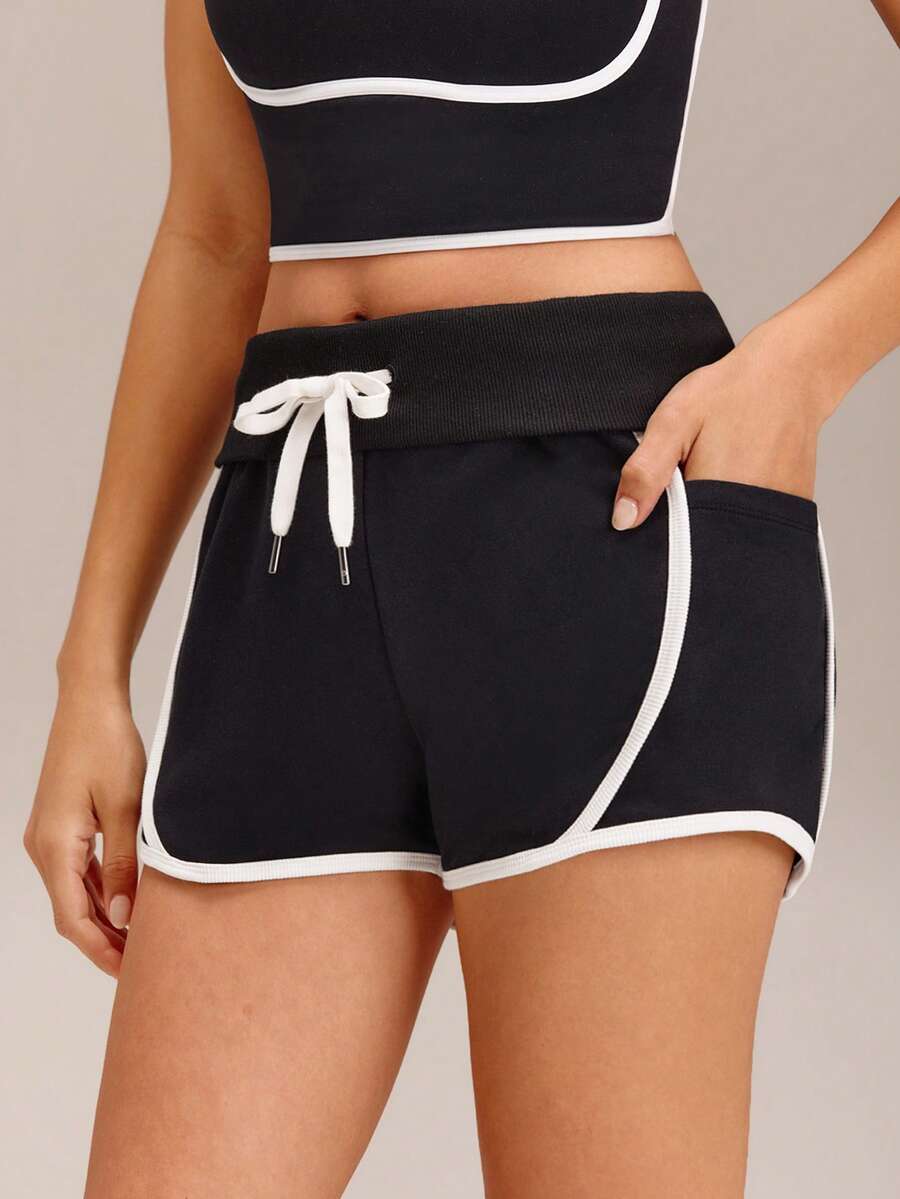 GLOWMODE Pantalones cortos de verano casuales diarios de 2.5" con cintura plegable, bolsillos laterales, tubería de contraste y absorción de humedad de la marca Ace Attitude - Negro - Ver 1