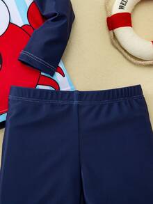 SHEIN 婴儿/男婴可爱螃蟹图案蓝条纹撞色长袖泳衣套装，包含上衣和泳裤，适合度假、海滩、冲浪等场合，男婴泳装，长袖泳衣 - 藍色 - 查看 6