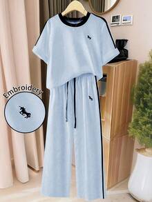 Everyssa 2pcs/Set Women's Fashion Round Neck Embroidered Print Contrast Trim T-Shirt, Casual Elastic Waist Embroidered Wide Leg Pants Set - Multicolor - View 3