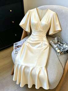 Elenzga 女士纯色V领褶皱休闲简约中长连衣裙，适合派对和外出穿着 - 杏色 - 查看 8