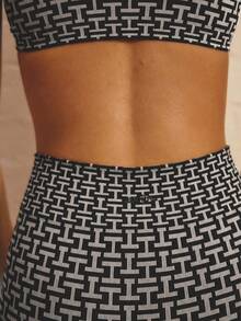 SHEIN Aralina-E 2 Pieces Set Leisurewear Seamless Pattern Intarsia Active Spring Summer Exercise Vacation Beach Binding Detail Crop Strappy Bike Short Two Pieces Set Chocolate - Black and White - View 9