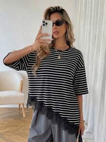 SHEIN LUNE 女士休闲复古条纹英文字母刺绣不对称下摆蕾丝拼接T恤，百搭日常穿搭，春夏休闲上衣，适合度假、夏季、春季、春假及各种场合，包括沙滩装、休闲衬衫、外套和夏季上衣。 - 彩色 - 查看 8