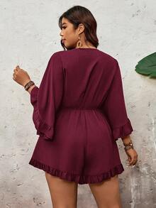 SHEIN VCAY Mono de talla grande con mangas de murciélago, dobladillo con volantes y cintura con lazo, unicolor para vacaciones - Burdeos - Ver 2