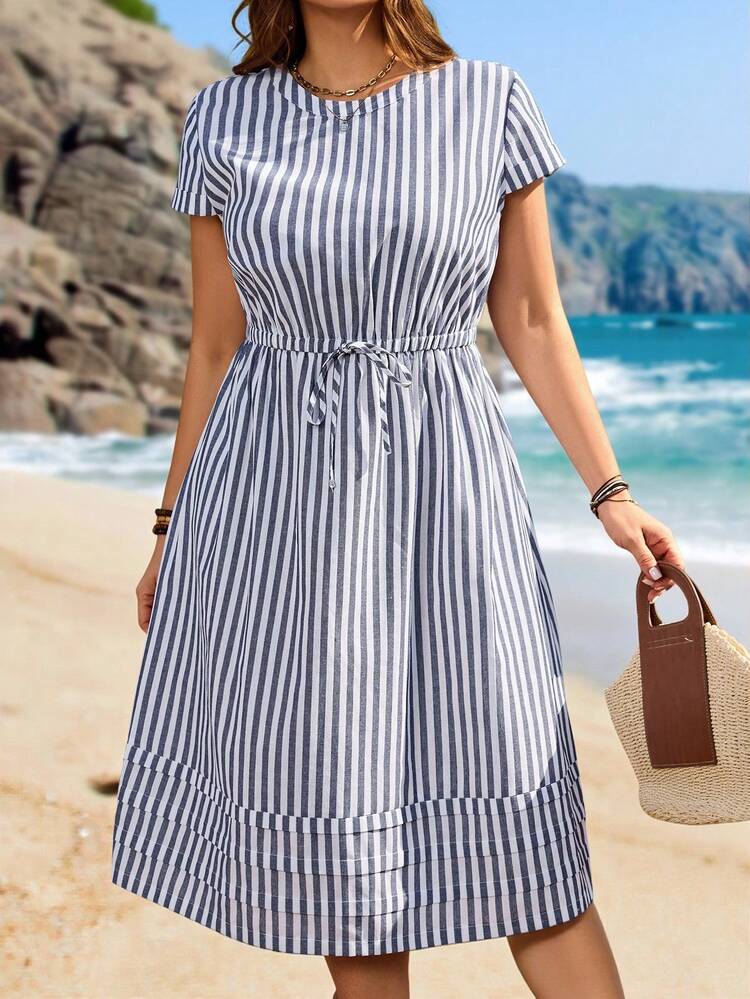 Plus Size Women's Summer Casual Vacation Country Striped Round Neck Short Sleeve Waist Cinched Dress,Summer Outfits For Women ,Vacation Outfits Women ,Holiday Outfits For Women,Going Out Outfits,2026 New Clothes,Simple And Fashionable For Everyday Wear,Suitable For Summer, Vacation, Daily Wear, Festival Outfits For Women,Country Concert Outfit,Beach Outfits For Women,Western Style
