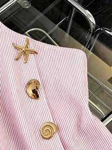 Franclia 蓝色条纹不对称肩部收腰金属扣海星装饰女式上衣 - 粉色 - 查看 4