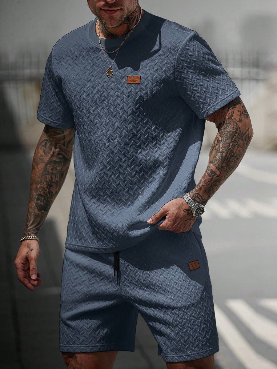 Manfinity CasualCool Bộ áo thun nam cổ chữ V gân sọc + quần short có dây rút - Màu xanh bụi bặm - Xem 1