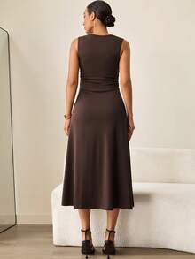 MaterniWear 优雅纯色无袖孕妇连衣裙，适合夏季穿着 - 摩卡棕 - 查看 10