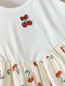 SHEIN Genkimix Kids 女童樱桃装饰罗纹拼接樱桃印花喇叭下摆休闲可爱吊带连衣裙，夏季 - 白色 - 查看 5