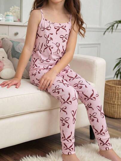 SHEIN Pijama de camiseta y pantalones cortos con estampado de conejo azul Lulu y Stitch de ajuste ceñido y estilo de teñido anudado en azul cielo, adecuado para niñas preadolescentes, ropa casual y cómoda de verano, ropa gráfica para niños, vuelta al colegio