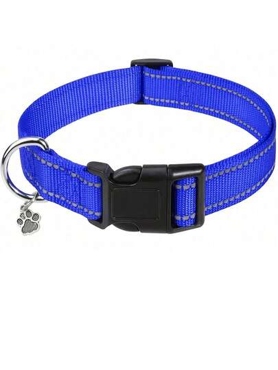 Vòng cổ cho thú cưng bằng nylon phản quang có họa tiết dấu chân, kích thước có thể điều chỉnh, phù hợp cho chó lớn, vừa và nhỏ.