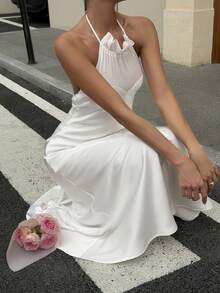 Livesso Vestido de satén blanco con cuello halter, espalda descubierta, volantes en el bajo y longitud media para mujeres, vestidos de verano para mujeres - Beis - Ver 1