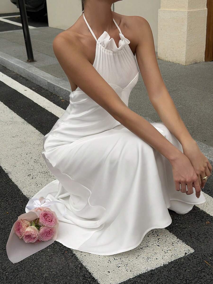 Livesso Vestido de satén blanco con cuello halter, espalda descubierta, volantes en el bajo y longitud media para mujeres, vestidos de verano para mujeres - Beis - Ver 1