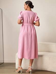 MaterniWear 孕妇夏季休闲度假纯色纹理面料泡泡袖系带腰部哺乳连衣裙 - 粉色 - 查看 6