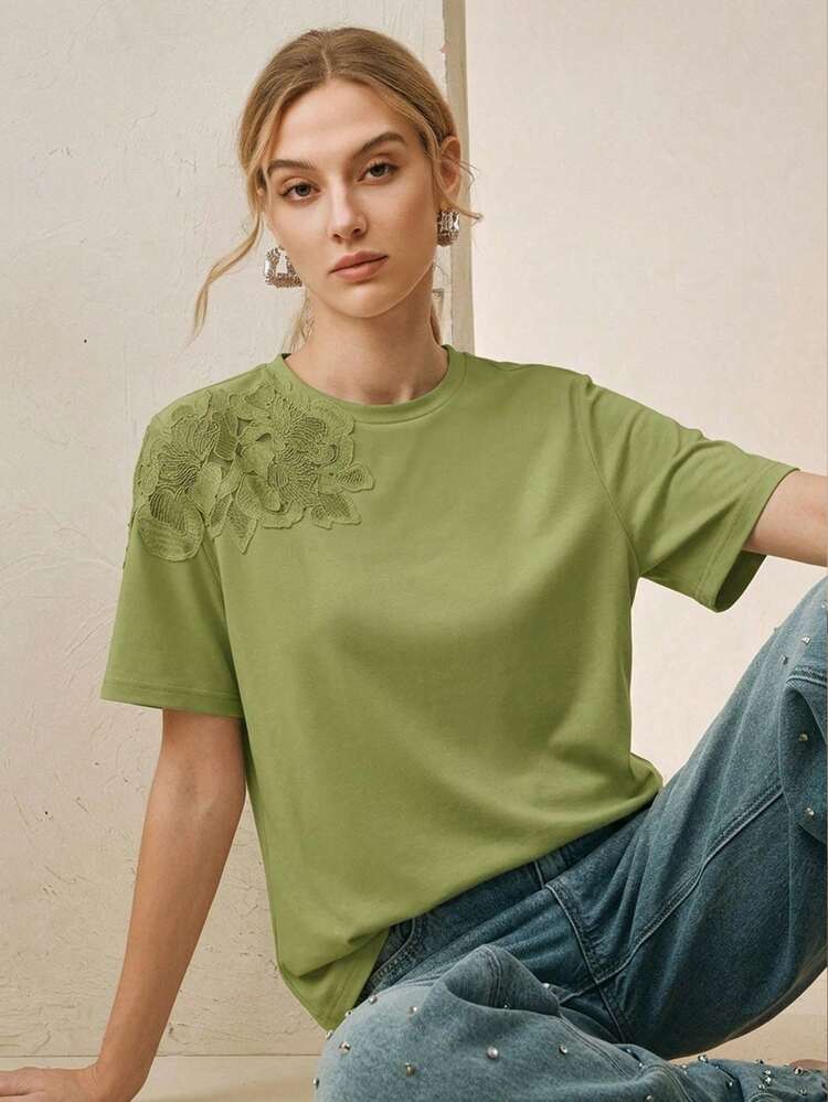 Elegant Hollow Embroidery Design Fitted Short Sleeve T-Shirt, White Top, Graphic Tees For Women, Casual Women Outfits, Summer Tops, Green Top, Casual Blouses For Women