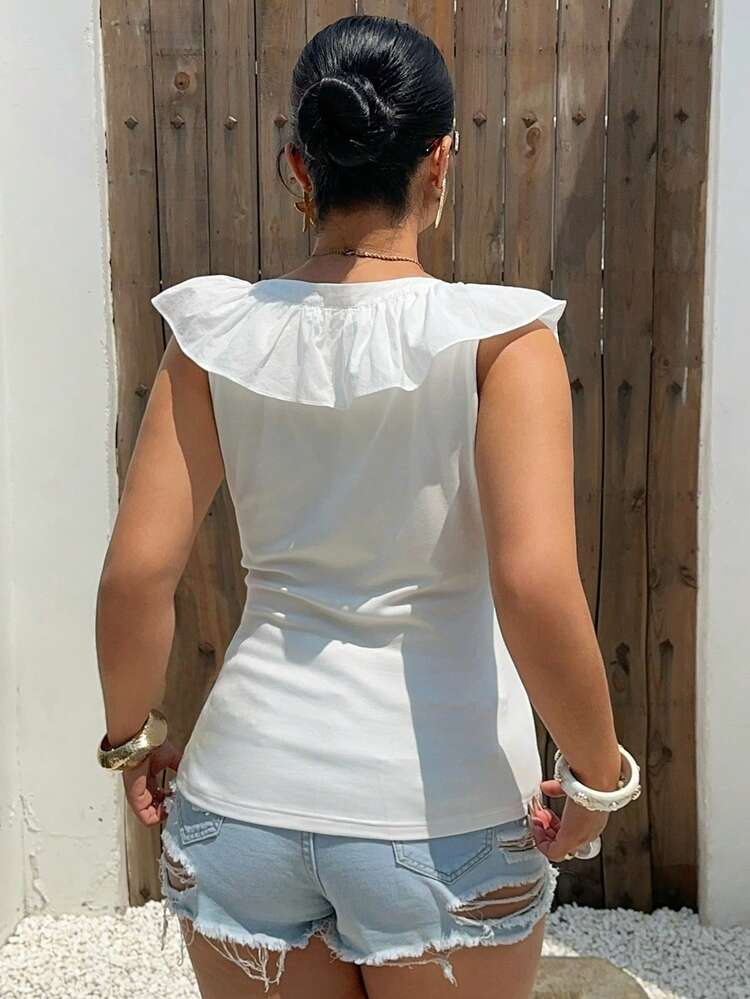 Dazy Plus Plus Size Women's White Ruffled Hem Casual Fitted Tie-Front T-Shirt, Suitable For Beach, Holiday, Spring/Summer