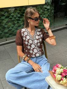 Serisse Camicia casual versatile da indossare quotidianamente da donna con scollo a V e motivo floreale ricamato - Castano - Visualizzare 5