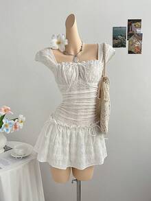 Elamini 女士复古方领收腰蕾丝拼接荷叶边弹力纹理连衣裙 - 白色 - 查看 4