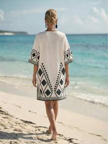 SHEIN Holidaya Đầm midi nữ mới năm 2026 với thiết kế xẻ tà in họa tiết, in kỹ thuật số, đầm đi biển thường ngày, thanh lịch, đa năng, cổ chữ V, dáng hình thoi, tay ngắn, đầm thường ngày cho nữ mùa hè, đầm tunic nữ, đầm tunic cho nữ, đầm nghỉ dưỡng cho nữ, trang phục đi nghỉ mát, trang phục nghỉ dưỡng cho nữ, trang phục phong cách nghỉ dưỡng, trang phục mùa xuân cho nữ, đầm mới về, đầm suông thường ngày cho mùa hè. - Nhiều màu - Xem 3