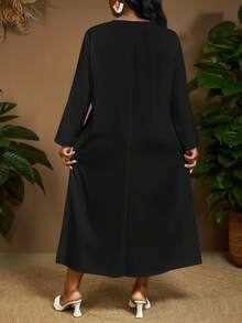 SHEIN CURVE+ 2025 Nouvelle robe d'été blanche décontractée à revers roulés et ample, polyvalente et minimaliste pour tous les jours. Robe d'été pour femme, tenue de plage, robe de plage, tenue de vacances à la plage, tenue de remise de diplôme, robe de garden-party, tenue d'été, tenue de campagne, tenue de vacances à la plage - Noir - Voir 2