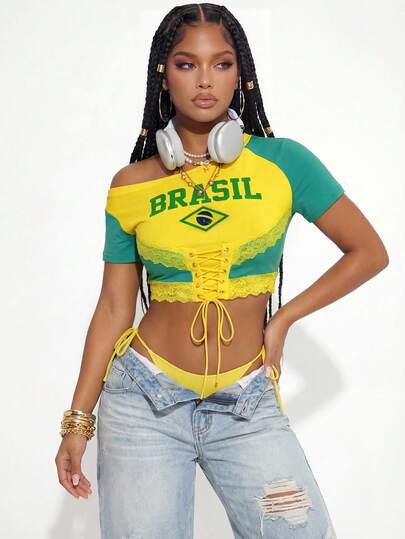 Gowayae Gowayae 女士休闲旗帜字母印花不对称肩部蕾丝拼接系带装饰短袖T恤，春夏时尚撞色T恤