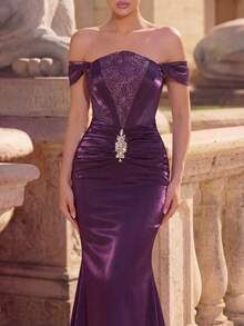 Glamrae 优雅奢华串珠刺绣开衩美人鱼款奶油色缎面不对称腰身束腰连衣裙，适合节日、婚礼、晚宴、音乐会、商务活动、网红活动等场合。 - 紫色 - 查看 6