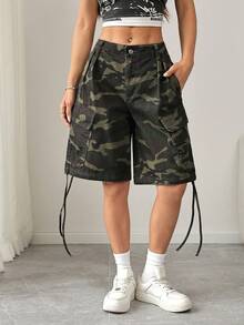SHEIN PETITE 女士迷彩图案工装口袋宽松休闲牛仔百慕大短裤 - 軍綠色 - 查看 3