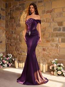 Glamrae 优雅奢华串珠刺绣开衩美人鱼款奶油色缎面不对称腰身束腰连衣裙，适合节日、婚礼、晚宴、音乐会、商务活动、网红活动等场合。 - 紫色 - 查看 11