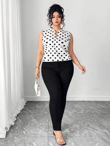 SHEIN CURVE+ 大码女式V领无袖波点衬衫 - 彩色 - 查看 3