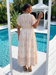 SHEIN Lady CURVE Đầm dự tiệc cỡ lớn in họa tiết hình học, kiểu dáng thường ngày, thích hợp cho kỳ nghỉ. - Nhiều màu - Xem 3