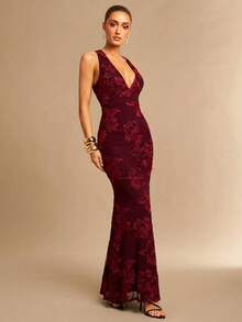 Silquee 深V领露背3D刺绣花卉美人鱼连衣裙，性感优雅，适合约会、外出、夜店、派对、鸡尾酒会、情人节和夜间活动。 - 酒紅色 - 查看 6