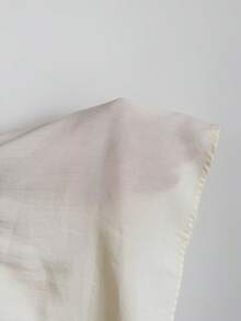 Snug Reverie Bộ đồ ngủ nữ gồm áo hai dây phối ren và quần lửng 3/4, thiết kế viền ren đôi. - Màu be - Xem 7