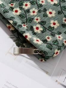 1 Set Of Green Retro Floral Portable Makeup Bag, Fashionable And Casual Large Capacity Zipper Makeup Bag, Travel Storage Stationery Bag, Essential Makeup Bag For Vacation - Green - View 8