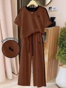 GlowEve 2pcs/Set Women's Fashion Round Neck Embroidered Print Contrast Trim T-Shirt, Casual Elastic Waist Embroidered Wide Leg Pants Set - Multicolor - View 3