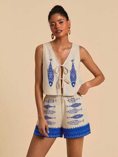 Travachic Bộ 2 món gồm áo tank top ngắn in họa tiết dệt và quần short cạp cao dáng rộng dành cho nữ.